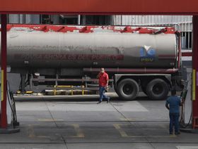 فنزويلا قد تضيف 200 ألف برميل يومياً لأسواق النفط مع تخفيف العقوبات الأميركية
