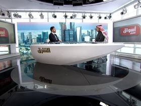 عجلان العجلان رئيس مجلس الغرف السعودية مع الإعلامي عبد الله السبيعي - المصدر: الشرق