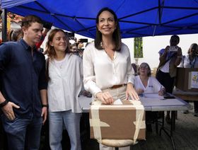 انتخابات فنزويلا التمهيدية تضع مادورو وبايدن في موقف حرج