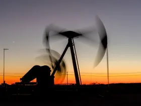 رافعة مضخة نفط في ميدلاند بولاية تكساس، الولايات المتحدة الأميركية - بلومبرغ