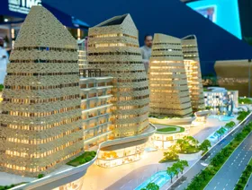 نموذج فني لمشروع "تُرى" بجناح شركة محمد الحبيب العقارية في "سيتي سكيب الرياض 2025" - الشركة