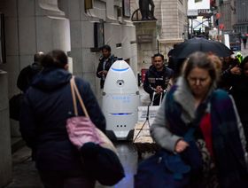 ثلث الشركات التي تواجه صعوبة في التوظيف تقوم باستكشاف الأتمتة لتحل محل العمالة - المصدر: بلومبرغ