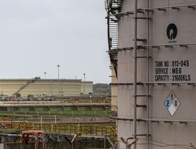 رحلة غريبة لشحنة نفط تبرز التغير المستمر للسوق العالمية