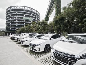 شركات سيارات كبرى بالصين تشتري سفناً خاصة لحل أزمات التوريد