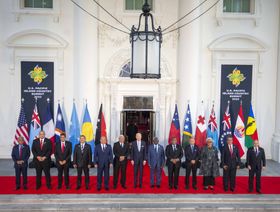 الرئيس الأميركي جو بايدن، وسط الصورة، وزعماء جزر المحيط الهادئ خلال صورة جماعية على هامش قمة جزر المحيط الهادئ-أميركا في البيت الأبيض في واشنطن العاصمة، الولايات المتحدة، يوم الخميس، 29 سبتمبر 2022. - المصدر: بلومبرغ