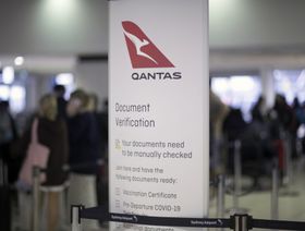 شركة طيران "كوانتاس" تواجه أزمات كبرى بسبب فوضى السفر - المصدر: بلومبرغ
