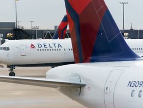 \"دلتا إيرلاينز\" الأمريكية تطالب بإضافة الركاب المشاغبين إلى قائمة \"حظر الطيران\"