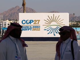 يصل الحضور إلى مؤتمر المناخ "COP27" الذي يقام في المركز الدولي للمؤتمرات في شرم الشيخ، مصر، يوم الاثنين 7 نوفمبر 2022. بدأ أكثر من 100 من قادة العالم في الوصول إلى المنتجع المصري في شرم الشيخ لحضور قمة الأمم المتحدة السنوية لتغير المناخ، في محاولة للحفاظ على الزخم في المعركة للحد من انبعاثات الاحتباس الحراري. - المصدر: بلومبرغ