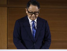 أكيو تويودا، رئيس مجلس إدارة شركة "تويوتا موتور"، في مؤتمر صحفي في ناغويا بمحافظة آييتشي - المصدر: بلومبرغ