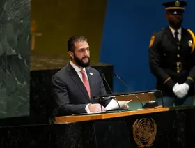 الرئيس السوري أحمد الشرع في الجمعية العامة للأمم المتحدة في نيويورك، الولايات المتحدة الأربعاء 24 سبتمبر 2025. - بلومبرغ