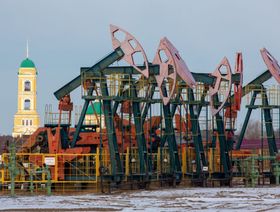 روسيا تؤكّد خفض إنتاجها النفطي 700 ألف برميل يومياً في مارس
