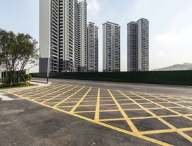 مباني سكنية تحت الإنشاء في مشروع "فينيكس بالاس"، طورته شركة "كانتري غاردن هولدينغز" في مدينة هيوان بمقاطعة غوانغدونغ في الصين - المصدر: بلومبرغ