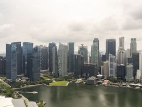 هونغ كونغ عاجزة حتى الآن عن منافسة سنغافورة على تداولات سوق العقود الآجلة في الصين
