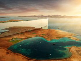 صورة فنية لما ستكون عليه مدينة "ذا لاين" ذات جدران المرايا عند إنجازها في مشروع "نيوم" في شمال غرب السعودية - المصدر: بلومبرغ/ نيوم
