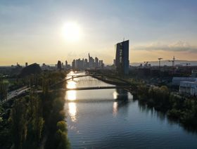 أهلاً بكم في أوروبا 2035.. سيارات كهربائية وقطارات بالهيدروجين