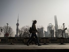 الصين توقف 42 طرحاً أولياً.. وتحقيقات تطال بنك استثمار وشركة محاماة