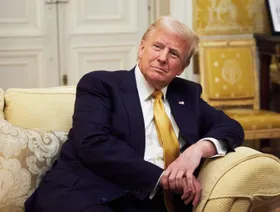 مشروع عائلة ترمب يشتري رموزاً مشفرة متخصصة بملايين الدولارات