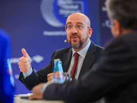 رئيس المجلس الأوروبي: حريصون على تجنب الحرب التجارية مع الصين