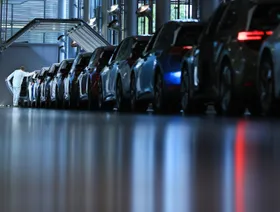 منطقة مراقبة الجودة لخط إنتاج سيارة "فولكس واجن ID.3" الكهربائية في مصنع "فولكس واجن" في دريسدن، ألمانيا - بلومبرغ