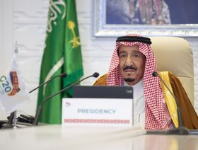 العاهل السعودي: توليد 50% من الكهرباء من مصادر متجددة بحلول 2030