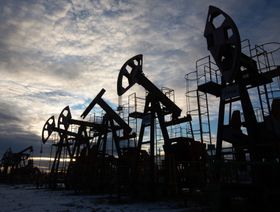 السعودية وروسيا تمددان تقليص إمدادات النفط حتى نهاية العام