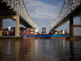 \"التجارة العالمية\" تعيد تخفيض توقعاتها لنمو البضائع في 2023