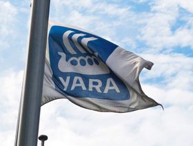 المقر الرئيسي لشركة "يارا إنترناشيونال" والعلم الخاص بها. - المصدر: بلومبرغ