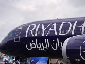 طائرة بوينج دريملاينر من طراز "787-9" تابعة لشركة "طيران الرياض" في معرض باريس للطيران  في لوبورجيه بباريس - المصدر: بلومبرغ
