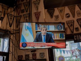 وزير اقتصاد الأرجنتين: نعتزم التحول إلى الدولار وإلغاء البيزو