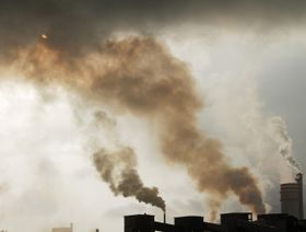 شركات مبادرة \"الأهداف المناخية\" تُخفِّض انبعاثاتها بوتيرة أسرع