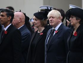 رئيس الوزراء البريطاني الحالي ريشي سوناك ورؤساء الوزراء السابقين ليز ترس وبوريس جونسون وتيريزا ماي أثناء مراسم "أحد الذكرى"  - المصدر: غيتي إيمجز