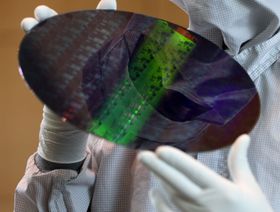 صورة لرقاقة أشباه الموصلات - المصدر: بلومبرغ