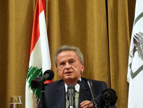 الإنتربول يصدر مذكرة توقيف بحق حاكم مصرف لبنان رياض سلامة