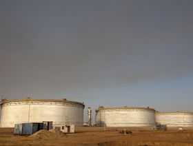 صهاريج تخزين النفط بالقرب من ملوط، السودان - المصدر: بلومبرغ