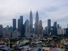 اقتصاد ماليزيا يختتم 2020 بأسوأ أداء له منذ 22 سنة
