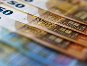 أوراق نقدية من فئة 50 يورو - المصدر: بلومبرغ
