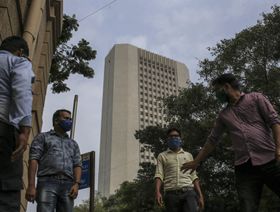 هل يتحلى محافظو البنوك المركزية بالوضوح إزاء أسعار الفائدة؟