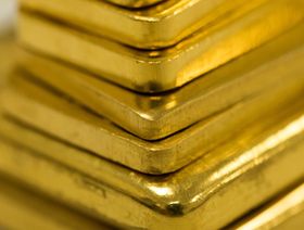 بنك الشعب الصيني يواصل شراء الذهب للشهر السابع