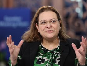 إلهام محفوظ، الرئيسة التنفيذية للبنك التجاري الكويتي. - المصدر: بلومبرغ