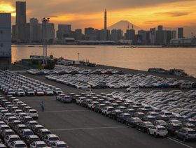 مركبات شركة "سوبارو" المتجهة للشحن في ميناء بيوكوهاما، باليابان - المصدر: بلومبرغ