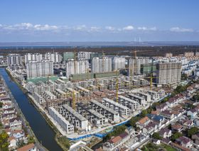 مبان سكنية تحت الإنشاء في مشروع تطوير كاثي يارد التابع لشركة "تاهو غروب" بشنغهاي في الصين - المصدر: بلومبرغ