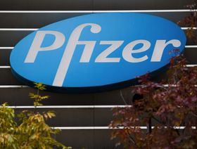 شركة فايزر تحقق أرباحاً أقوى من التوقعات بفضل زيادة مبيعاتها من لقاح كورونا - المصدر: بلومبرغ
