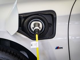 \"BMW\" ومرسيدس تؤسسان شبكة لشحن السيارات الكهربائية في الصين