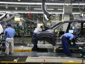 سباق استثماري في صناعة زجاج السيارات المصرية