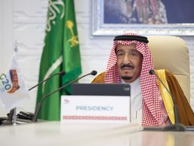 العاهل السعودي يدعو لفتح الحدود أمام حركة التجارة ودعم الدول النامية