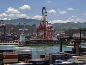 سفن الحاويات في ميناء كيلونغ بتايوان. - المصدر: بلومبرغ