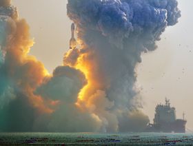 إطلاق صاروخ "أوريانسبيس"  مقابل ساحل هايانغ في الصين في يناير - شينخوا/ غيتي إيمجز