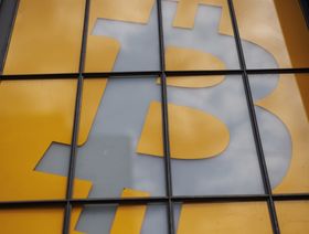 \"تسلا\" و\"مايكروستراتيجي\" و\"بلوك\" تتلقين ضربة قيمتها 5 مليارات دولار من حيازة \"بتكوين\"