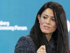 مصر تتلقى 300 مليون دولار دعماً للميزانية من الآسيوي للبنية التحتية