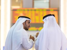 مستثمرون في سوق دبي المالي - المصدر: بلومبرغ
